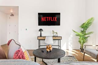 Spacious 1-BD with Stunning City Views in DTLA - 7