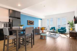 Chic and Cozy Home, Walk to Little Tokyo with Parking - 3