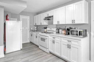 Cozy Modern Apt Close to NYC NO STEPS or Stairs - 9