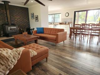 Fettlers Lodge zigzag railway peaceful acreage -  - 9