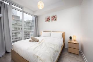 Top Graded Metropolitan Suite with Free Parking - 9