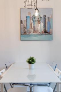 Top Graded Metropolitan Suite with Free Parking - 4