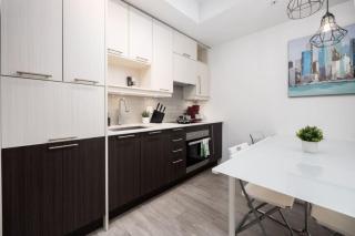 Top Graded Metropolitan Suite with Free Parking - 2