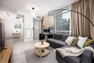 Top Graded Metropolitan Suite with Free Parking - 1