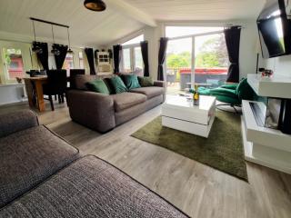Lodge by the Lake - Lake District - Hot Tub - 8