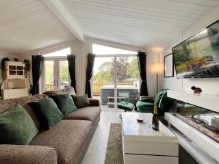 Lodge by the Lake - Lake District - Hot Tub - Bassenthwaite - 7