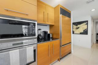 Icon Brickell Condo with Pool, Spa, Gym and City Views - 1