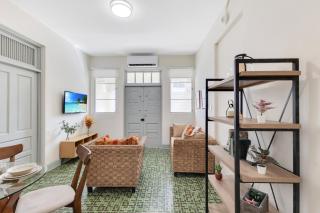 Bright Apartment in Miramar with Equipped Bathroom and Prime Location - 8