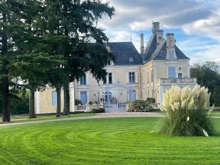 Appartement dans Château exceptionnel PISCINE -GOLF -TENNIS - 6