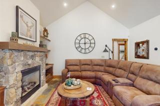 Cozy Cabin Retreat - 3