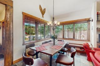 Cozy Cabin Retreat - 1