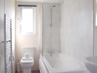 Elm 34 Hot Tub - Garton - 9