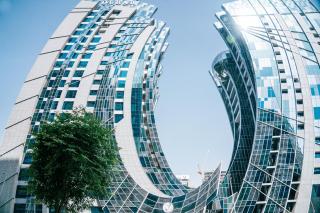 Stylish 1BR with Stunning Canal Views in Business Bay - 5