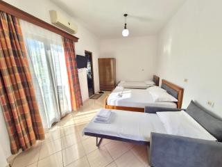 Vita Apartment - Spacious Garden and Balcony 5 min to Beach & Center - Ksamil - 7