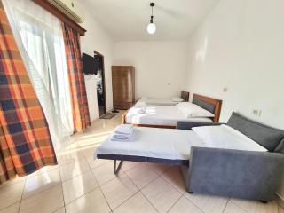 Vita Apartment - Spacious Garden and Balcony 5 min to Beach & Center - 9