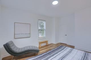 Modern and Spacious Four Bedroom House in Pittsburgh with Parking - 4