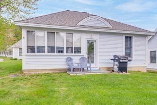 1 Mi to Moody Beach Cottage with Pool Access! - 8