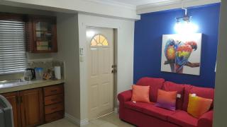 Le Chateau - Hummingbird Apartment - 7