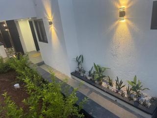 Heart of Poms Villa - 3