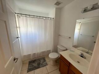 Newly Renovated 4 Bed 3 Bath Townhome Near Disney - Kissimmee - 3