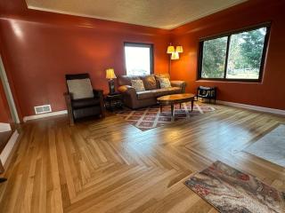 Vintage Hearth Tudor Treasure in Sequim - Sequim - 6