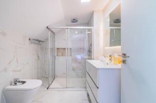 The Shoreline 5 by Portugal Portfolio - 5