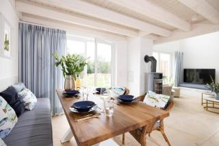 Villa am See für bis zu 6 Personen mit Kaminofen, Badewanne und Sauna - Haustiere herzlich willkommen, direkt am Wasser gelegen - Nordhorn - 0