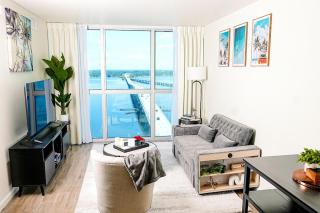 Luxe Stay Water & City View in Downtown Ft Myers - 0