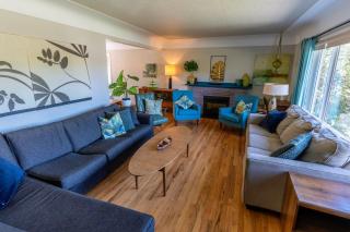 Mid-Century Modern Apartment at Horner Park - Victoria - 0