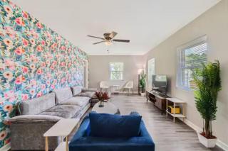 Your Perfect Stay Charming Historic Home - 7