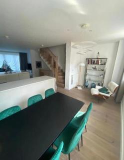 3 bedroom house - London - 9