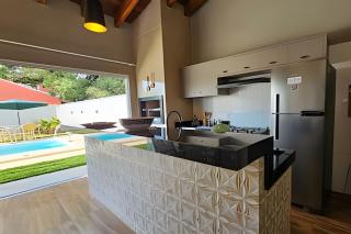 Casa ampla e confortável. Piscina e churrasqueira. - 2