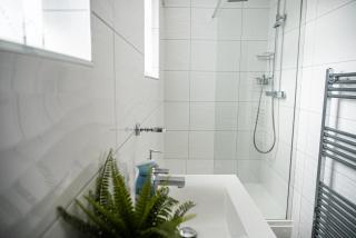 Stylish Flat in Wolverhampton - Short and long Stay with Free Parking - 8