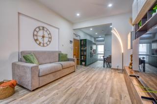 Boutique Apartment - Stylish Living By the Sea - 6