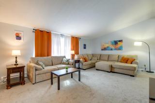 Deck & Seasonal Pool: Spacious Home Near Buffalo! - 6