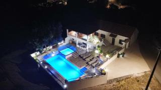 Dvori Stipanovi with heated pool and jacuzzi - Donje Rašćane - 4