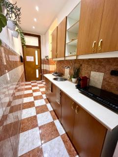 Esther Downtown Apartman- with AC& 5 beds - 2