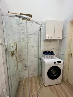 Esther Downtown Apartman- with AC& 5 beds - 3