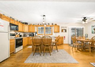 On a Whim Peaceful 2 bedroom home plus loft in charming lakefront community - 5
