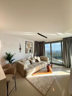 Eurovea Tower, 27th floor apartment, free parking - 0