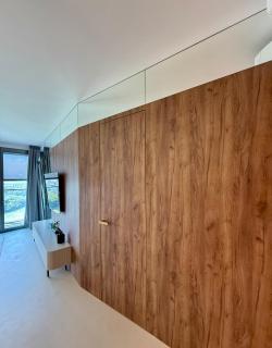 Eurovea Tower, 27th floor apartment, free parking - 8