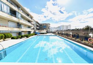 Apartamento con piscina y balcón recién reformado - 4