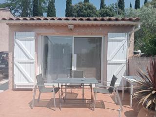 Chambre Indépendante sur terrain avec piscine - Ollières - 4