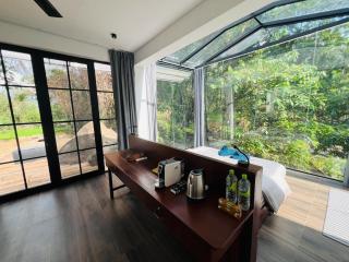 Glasstique - Jungle Retreat - Ella - 0