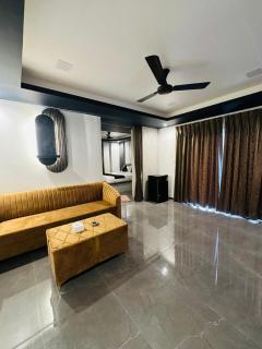 Hotel WooW Suites Kharadi Bypass - Pune - 8