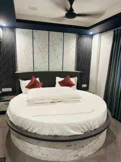 Hotel WooW Suites Kharadi Bypass - 2