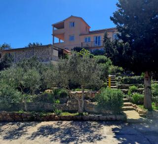 Apartments-Estate under the Paintbrush - Vis - 8