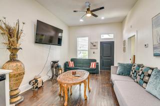 Steps to Seawall: Spacious Condo in Galveston! - 7
