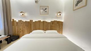 Fenghuang Ancient Town Persimmon Courtyard B&B - 2
