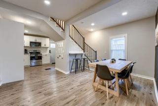 Dundee 3Br2Ba house sleeps 9 plus crib central Omaha - 2